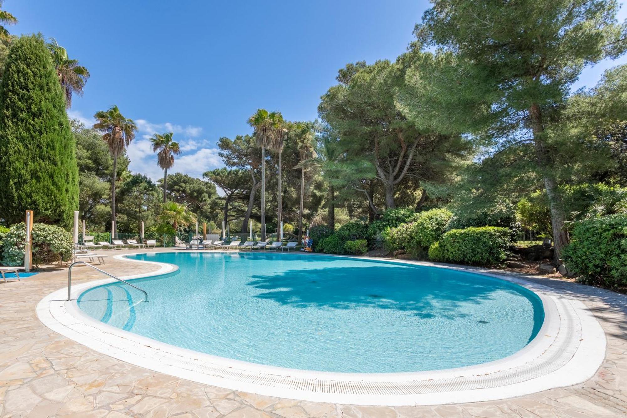 Résidence Pierre&Vacances La Pinède Hyères Exterior foto